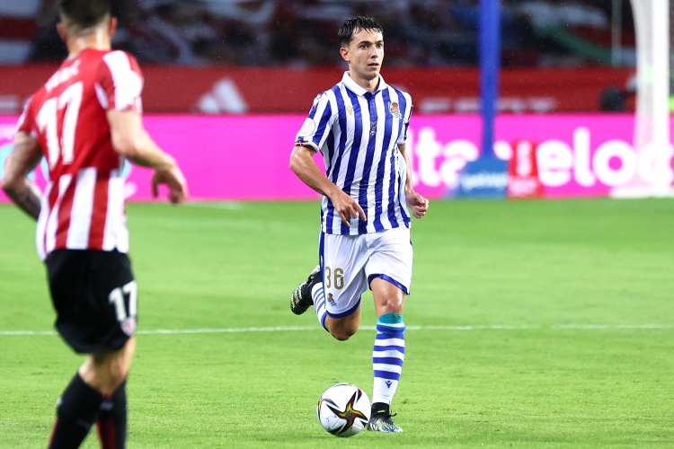 解约金6000万!马卡:利物浦或有意祖比门迪,需说服球员离开皇社