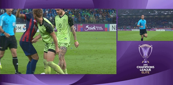 因手掐对手下体被直红罚下,前泰国队长提拉通被禁赛3场+罚款